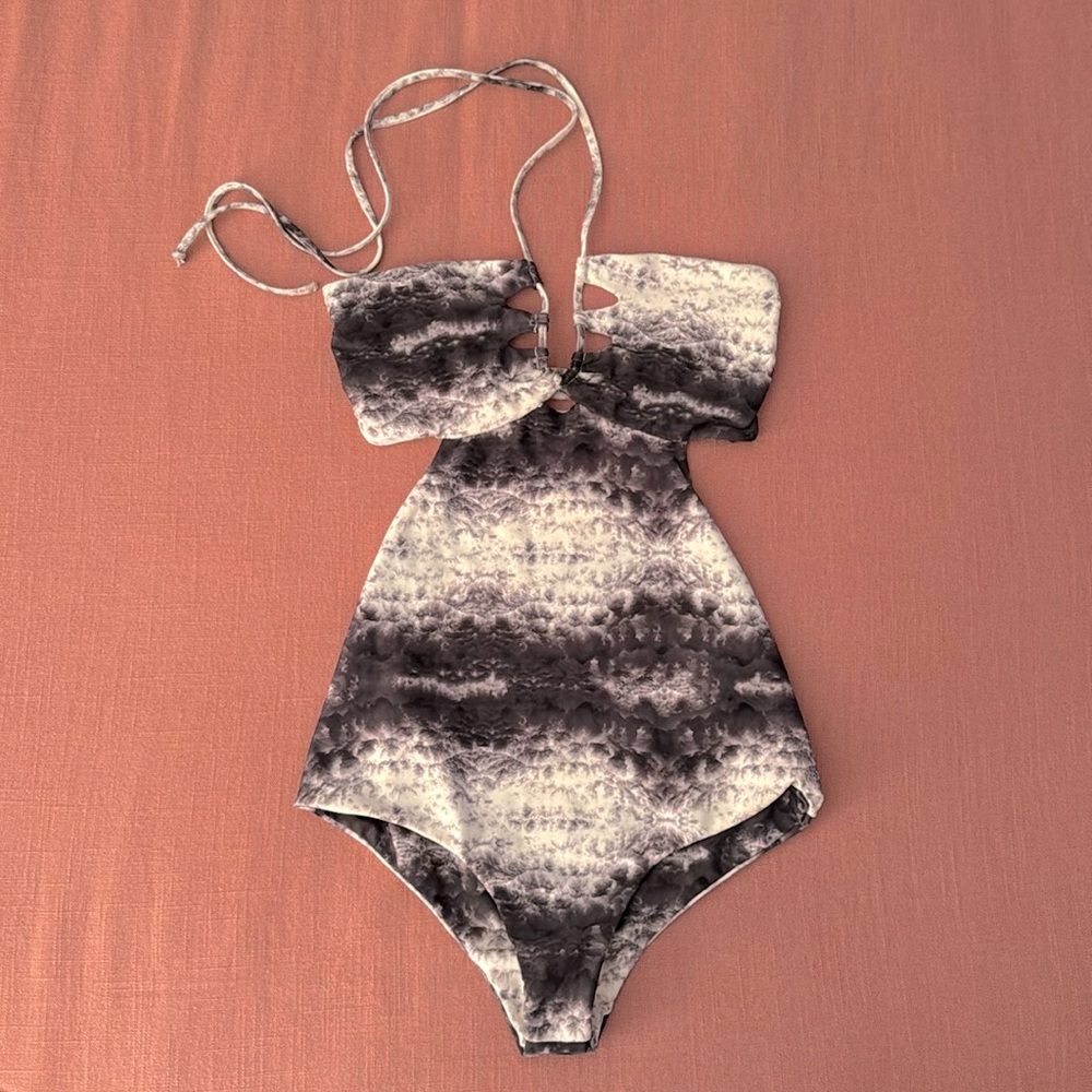 Mikoh cloud break one piece.